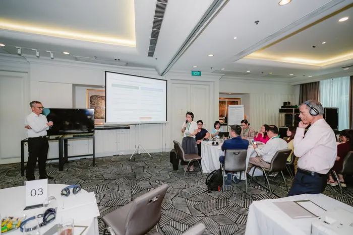 Lớp học lãnh đạo do Newing tổ chức
